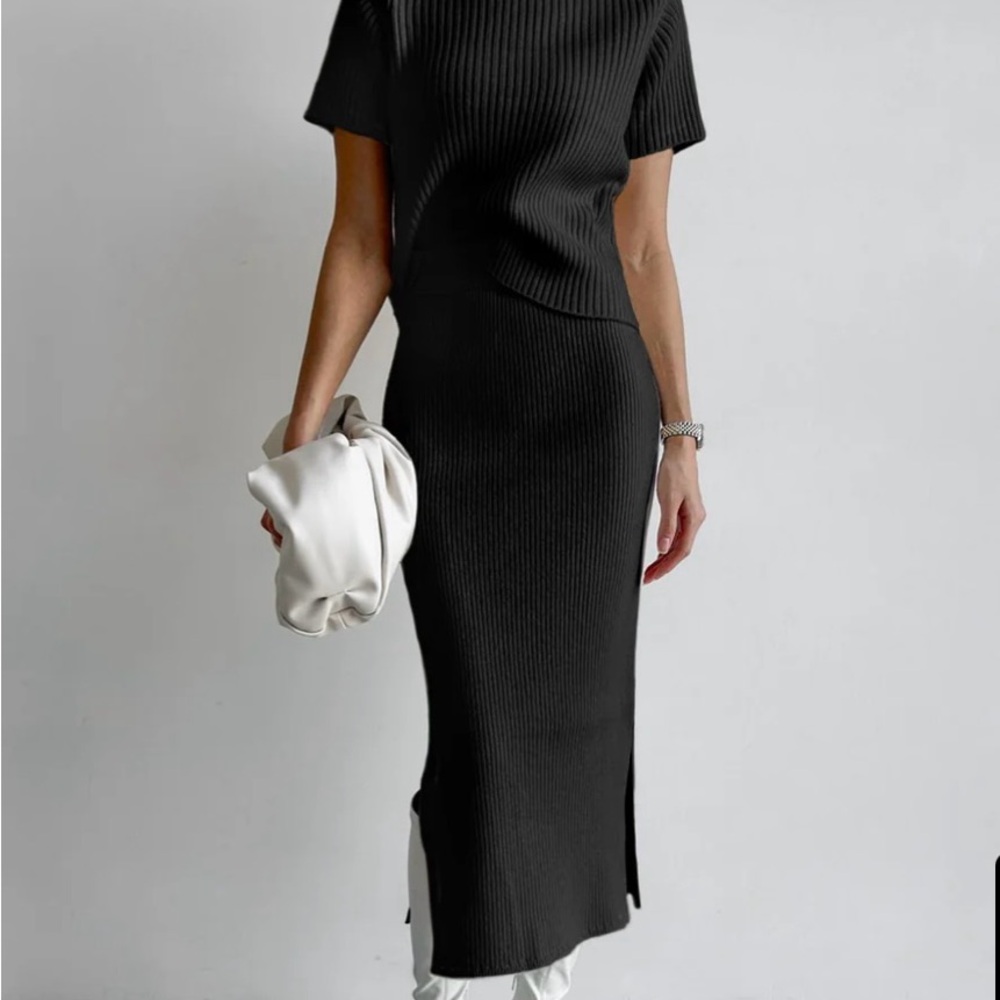 Free gift with purchase 2 piece Elegant Black Ribbed Skirt